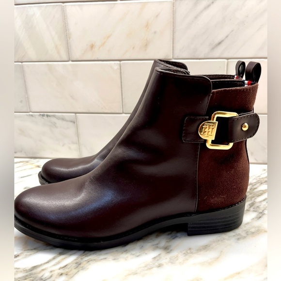 New! Tommy Hilfiger Womens Inella Faux Leather Almond Toe Booties - Picture 5 of 15